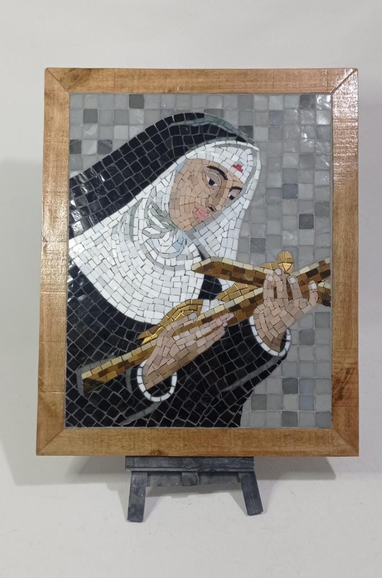 Quadro Santa com Crucifixo em Mosaico