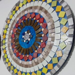 Mandala em Mosaico Colorida Artesana