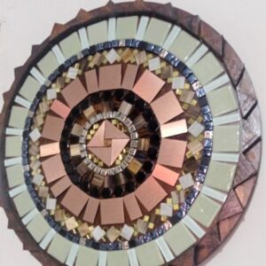Mandala em Mosaico Cobre e Metálico