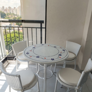 Mesa Redonda Floral em Mosaico