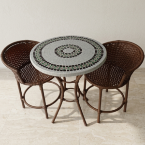 mesa com mosaico decorativo para área externa