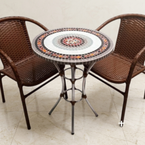 mesa com mosaico decorativo para área externa