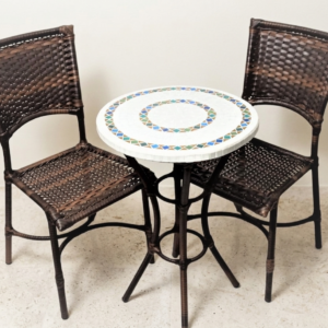 mesa com mosaico decorativo para área externa