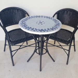 mesa com mosaico decorativo para área externa