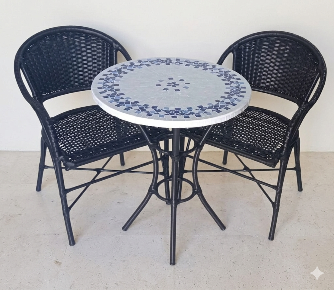 mesa com mosaico decorativo para área externa