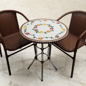 mesa com mosaico decorativo para área externa