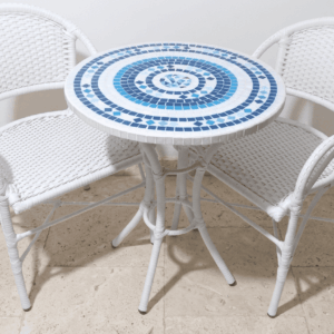mesa com mosaico decorativo para área externa